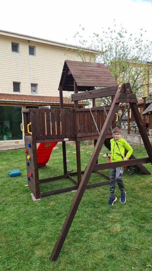 Triglav Edelweiss Guest House Pavel Banya Luaran gambar