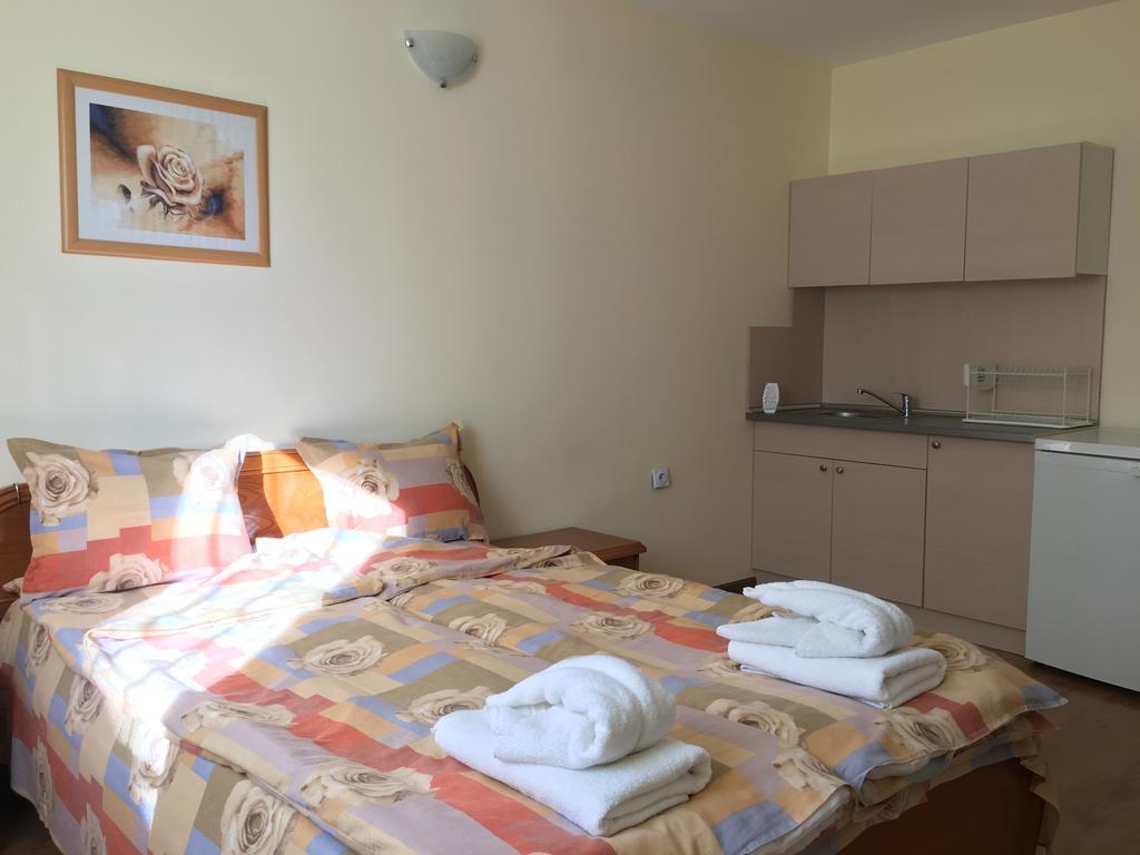 Triglav Edelweiss Guest House Pavel Banya Luaran gambar