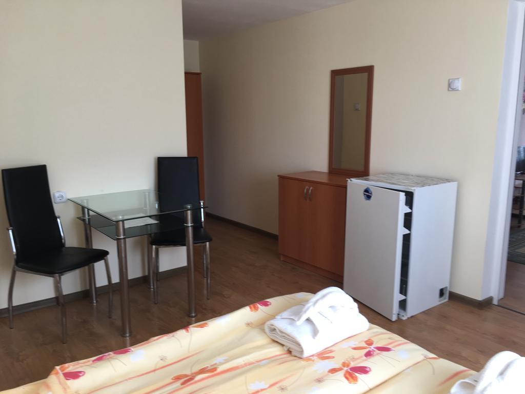 Triglav Edelweiss Guest House Pavel Banya Luaran gambar