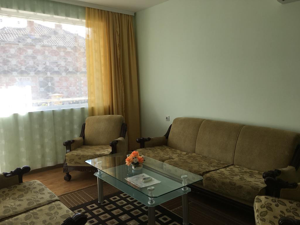 Triglav Edelweiss Guest House Pavel Banya Luaran gambar