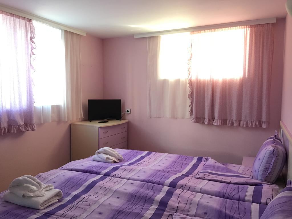 Triglav Edelweiss Guest House Pavel Banya Luaran gambar