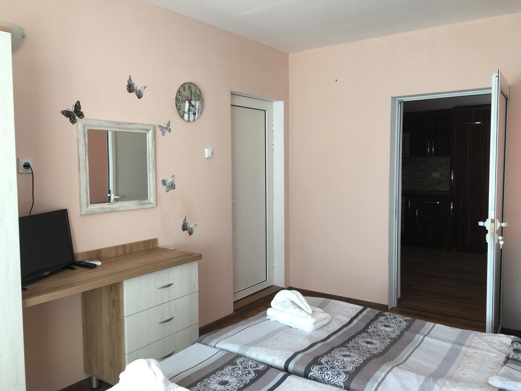Triglav Edelweiss Guest House Pavel Banya Luaran gambar
